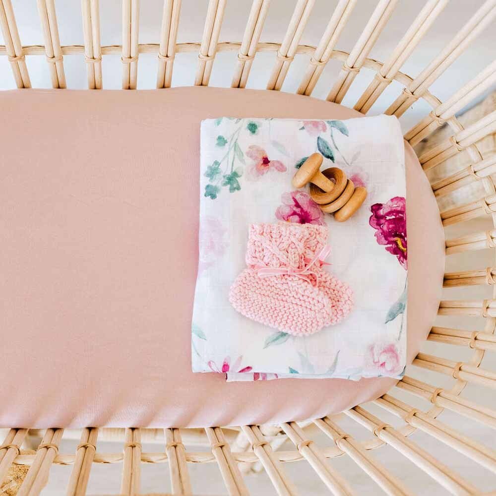 Lullaby Pink Organic Bassinet Sheet / Change Pad Cover - View 6