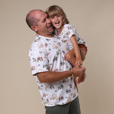 Diggers & Tractors Organic Mens T-Shirt | Snuggle Hunny