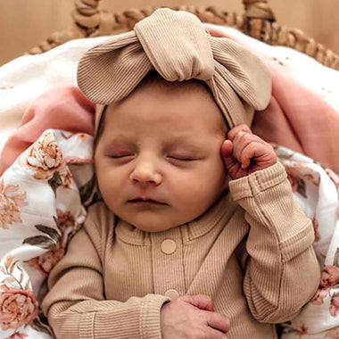 Pebble Ribbed Organic Topknot-Snuggle Hunny