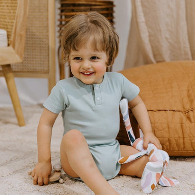 Sage Short Sleeve Organic Bodysuit-Snuggle Hunny
